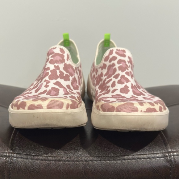 OOFOS Women's OOmg eeZee Low Shoe - Rose Leopard Size - 8 - Picture 7 of 8